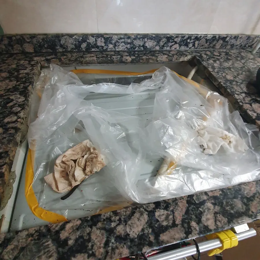 판교 가스쿡탑 교체, 부식된 상판 틈새를 정리하고 새 제품 설치 현장 사진 10